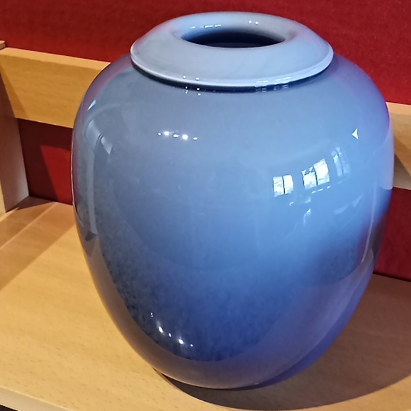 Vintage LARRY LASLO For MIKASA. Ombre Purple Glass Vase. Flawless Condition. - Picture 2 of 15